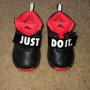 Boys tennis shoes